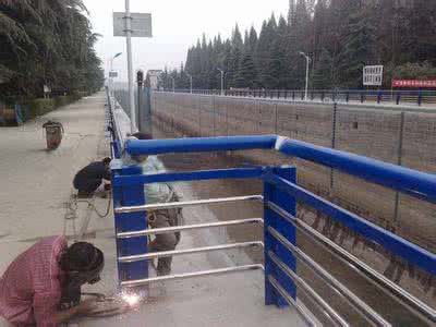 道路護(hù)欄進(jìn)行表面鍍鋅有哪些好處呢？